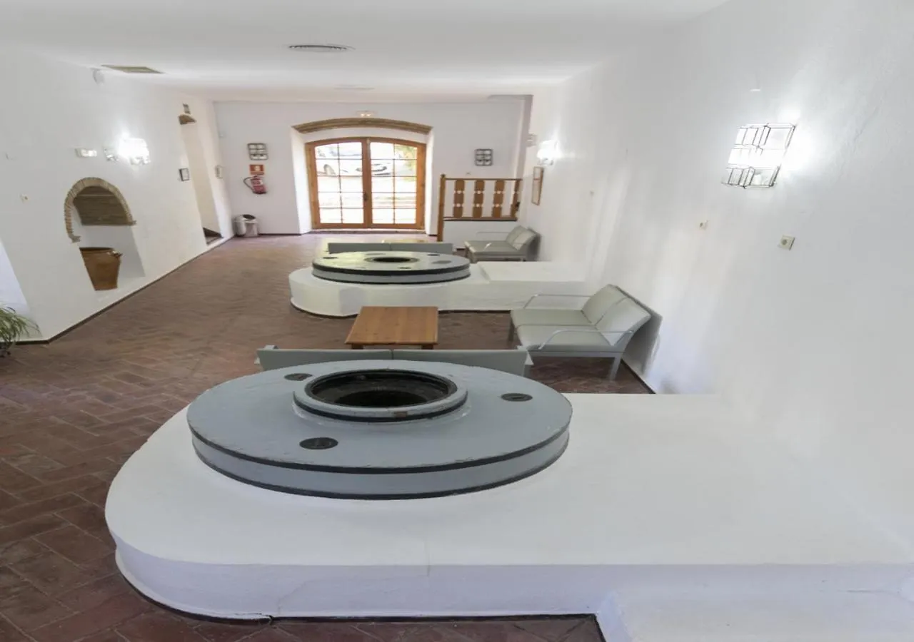 Hostel Albergue Inturjoven El Bosque Spain